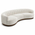 Geschwungenes 3-Sitzer-Sofa aus Bouclé in Creme mit dunkelbraunem Holzsockel, 240 × 100 × 75 cm